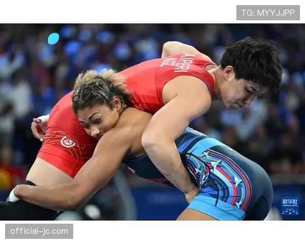 女子76公斤级诞生新世界青年纪录，18岁小将一鸣惊人